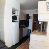 un grand frigo dans la location à port engaly 2